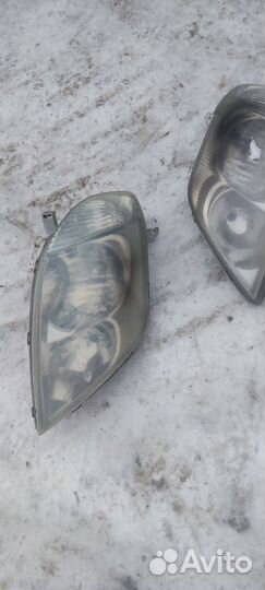 Фары на toyota corolla 120