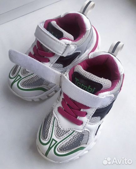 Кроссовки для девочки 23