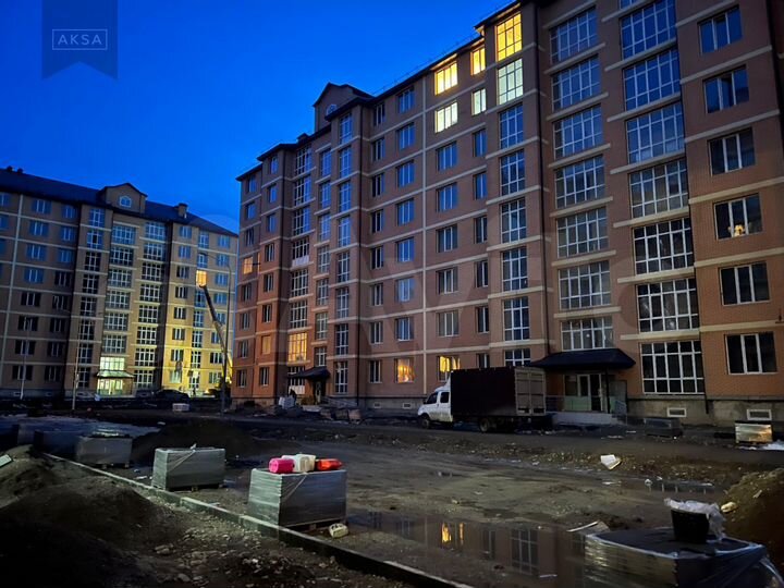 2-к. квартира, 81 м², 8/8 эт.