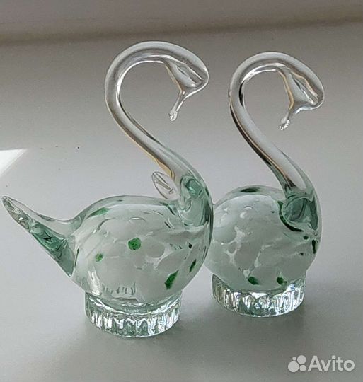 Статуэтки лебеди