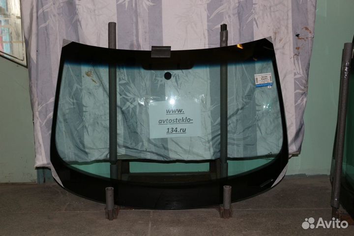 Лобовое стекло Skoda Rapid I