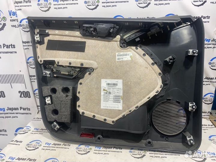 Обшивка боковой двери передняя правая Volkswagen