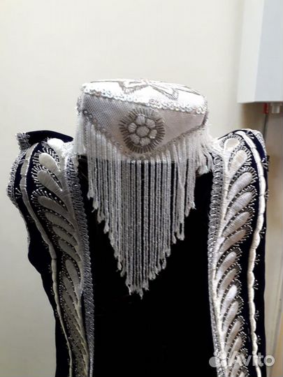 Узбекский национальный праздничный халат с чалмой