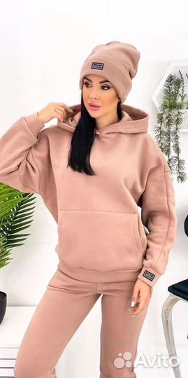 Женский костюм спортивный