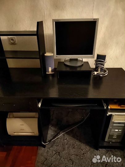 Компьютерный стол