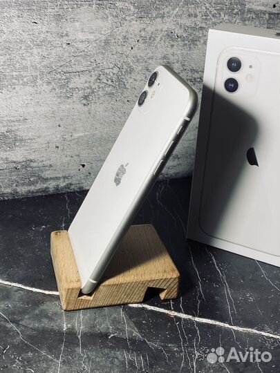 iPhone 11, 64 ГБ