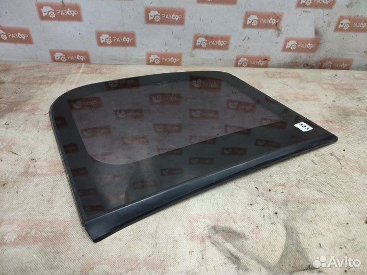 Стекло заднее правое Mitsubishi Pajero Pinin H77W