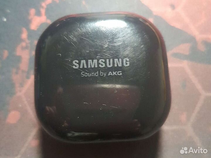 Buds sm-r180 кейс