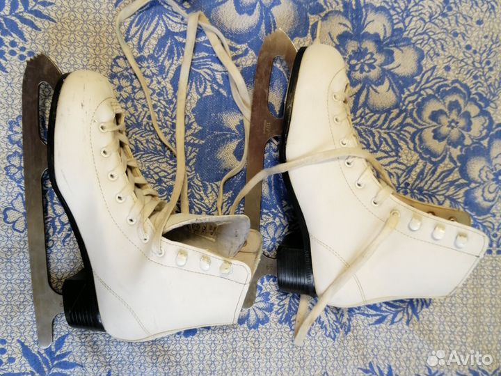 Коньки фигурные 38-39