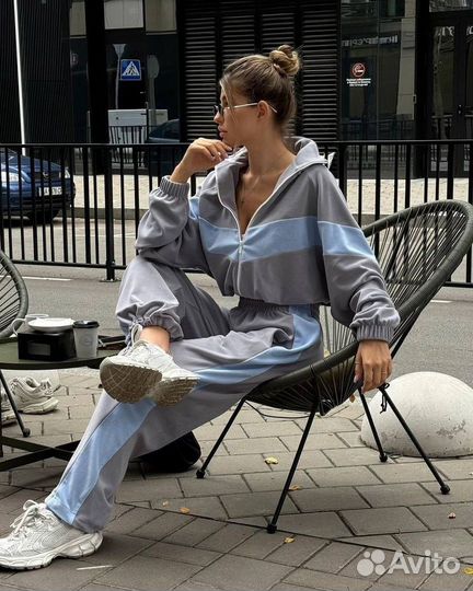 Костюм женский