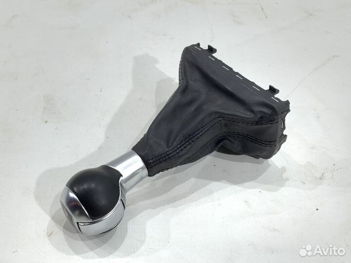 Ручка кпп с чехлом Audi Q3 8U