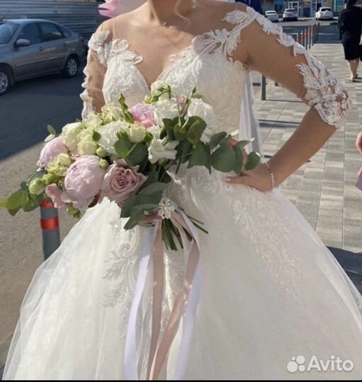 Свадебное платье