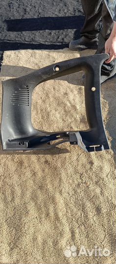 Обшивка задней стойки Chevrolet Niva