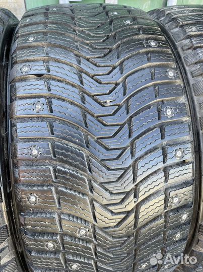 Michelin X-Ice North 3 235/35 R19