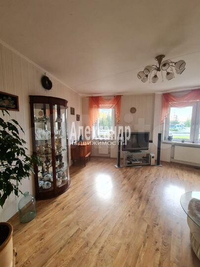 3-к. квартира, 86 м², 2/4 эт.