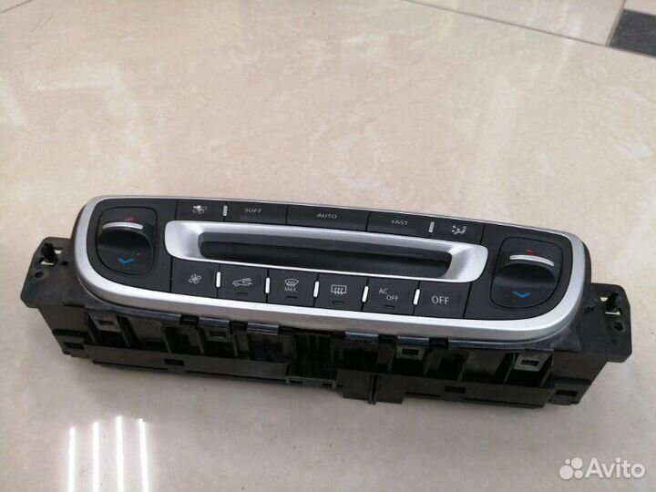 Блок управления климат-контролем Renault Fluence