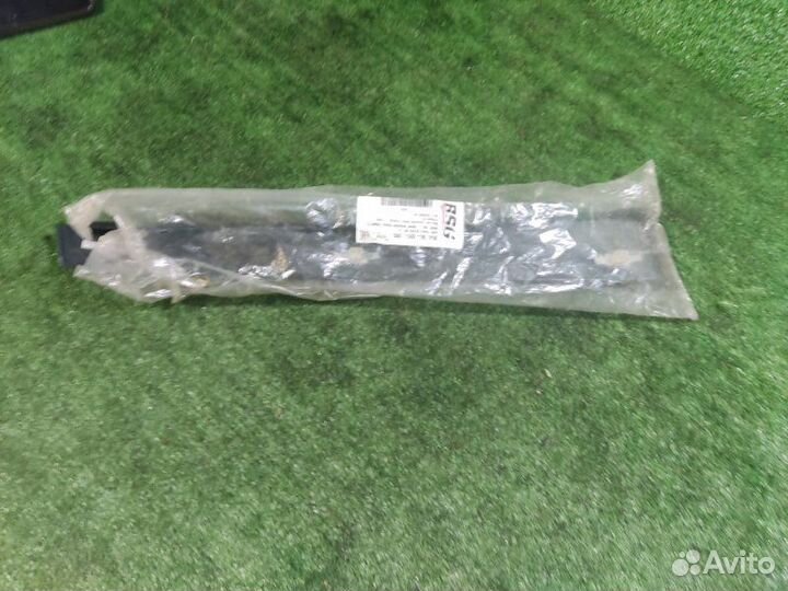 Накладка рамки стекла передняя правая Ford Fusion