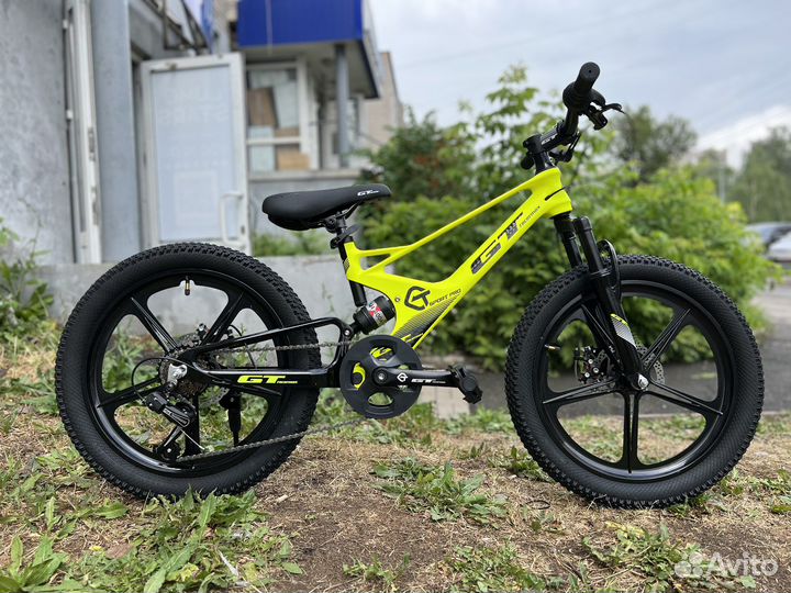 Велосипед детский GT на литых дисках