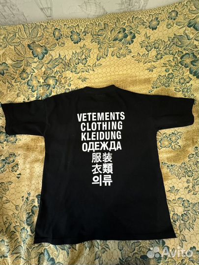 Футболка vetements