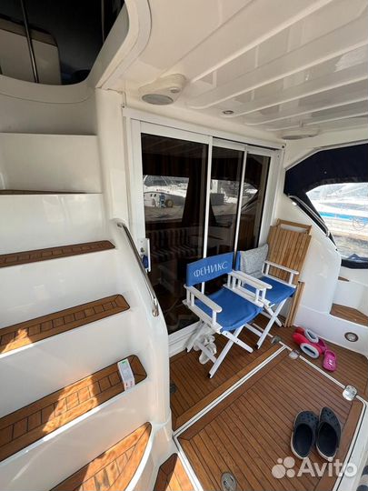 Моторная яхта Fairline Phantom 40