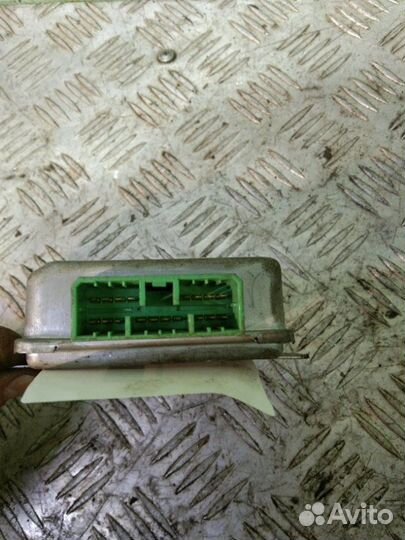 Блок управления круиз контролем Mitsubishi Galant