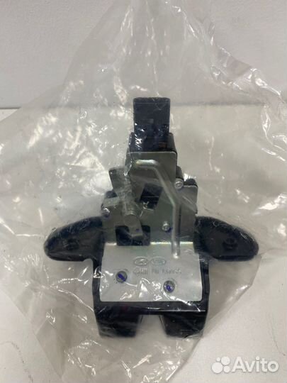 Замок задней (пятой) двери для Киа Рио универсал