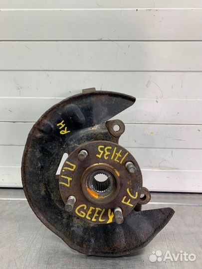 Кулак поворотный передний правый передний правый