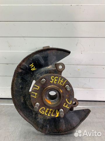 Кулак поворотный передний правый передний правый