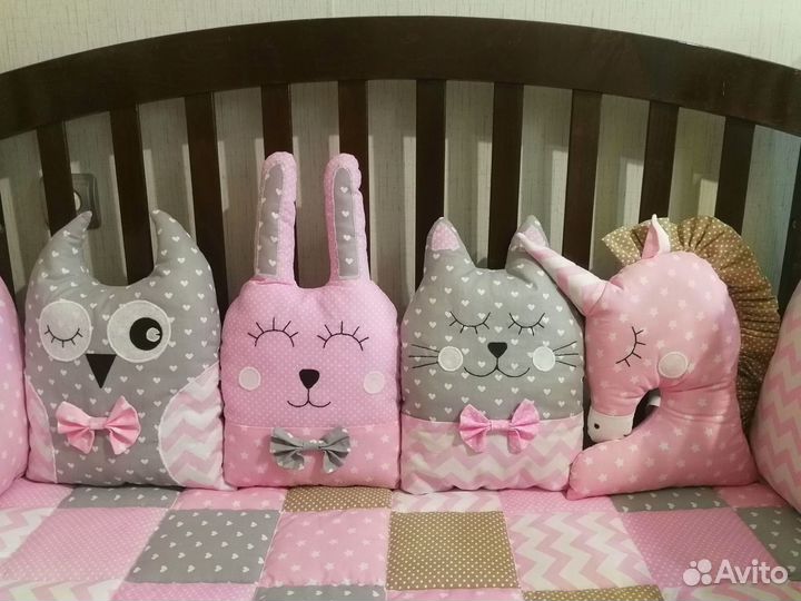 Комплект в кроватку бортики+лоскутное одеяло