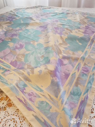 Красивый винтажный платок Италия