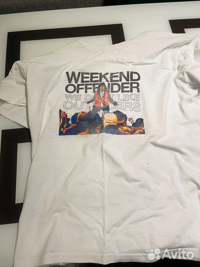 Футболка weekend offender