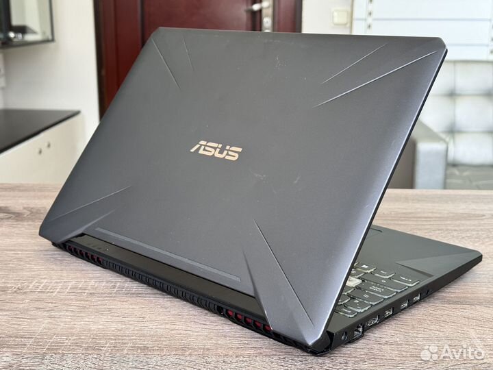 Asus TUF Ryzen 7/GTX1650/Ram8Gb/SSD512Gb