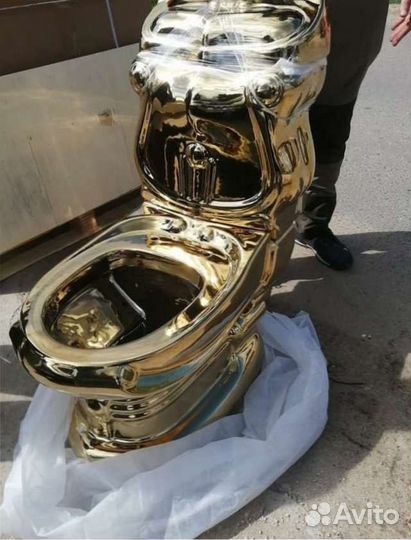 Унитаз золотой, раковина 1\11