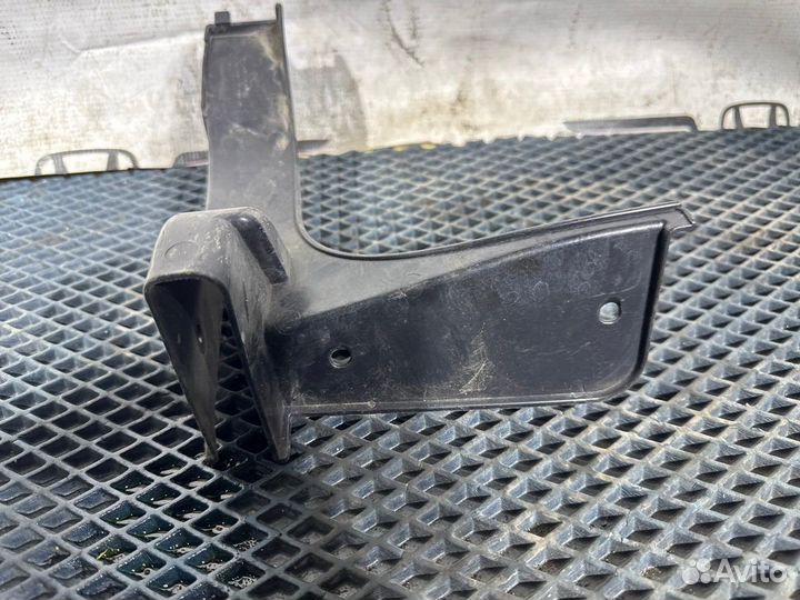 Защита бампера задняя правая Mitsubishi Outlander