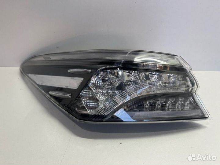 Фонарь наружный задний левый Toyota Camry V70/V75