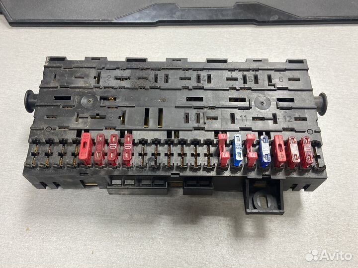 Блок предохранителей для Volkswagen Golf 2