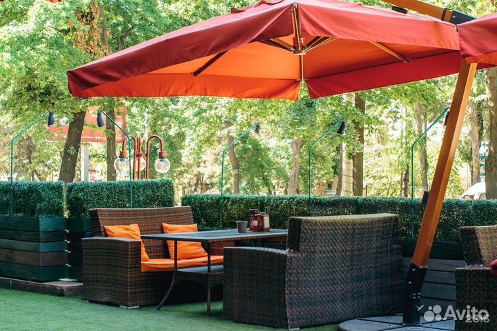 Усиленный уличный зонт для кафе