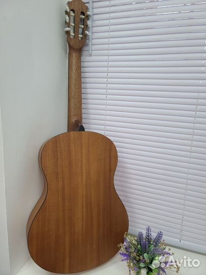Классическая гитара Flight