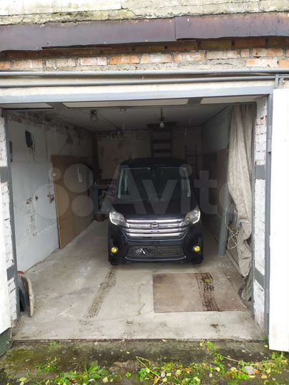 Гараж, > 30 м²