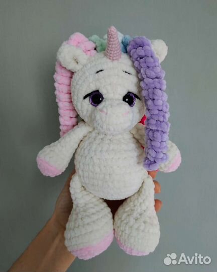 Вязаная игрушка Единорог. Плюшевая пряжа