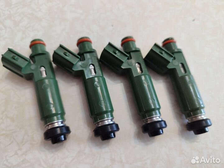 Форсунки топливная Toyota Corolla Celica Matrix
