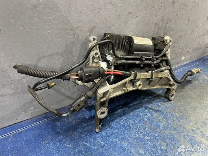 Компрессор пневмоподвески Audi Q7 4L 3.6 BHK