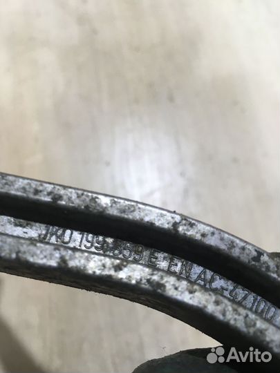 Кронштейн кпп Фольксваген пассат Б6 1K0199359E