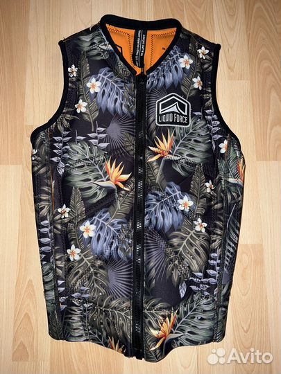 Жилет для вейкборда Liquid Force