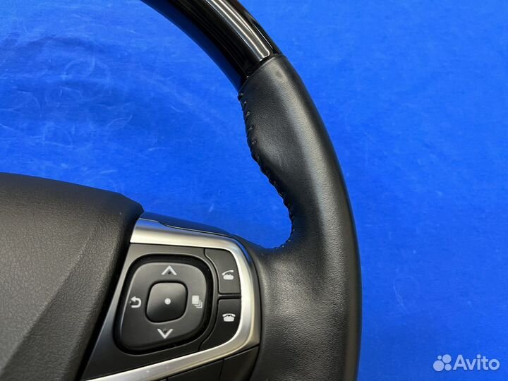 Оригинальный руль с косточкой Toyota Camry 55