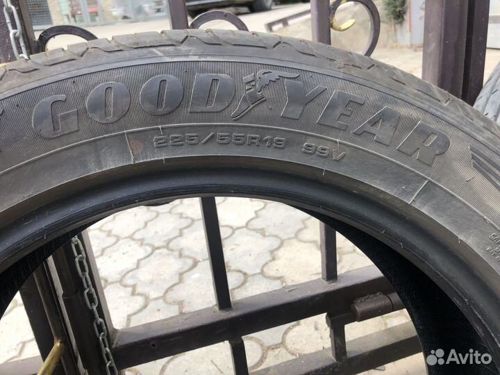 Goodyear EfficientGrip Performance SUV 225/55 R19