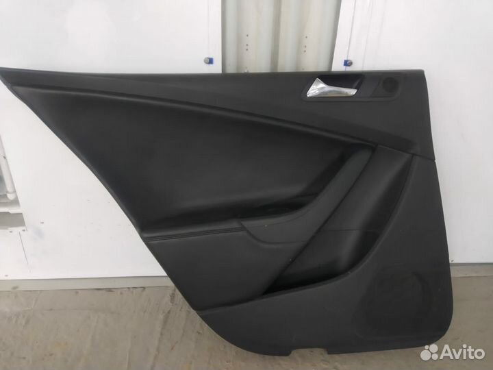 Passat b6 обшивка водительской двери