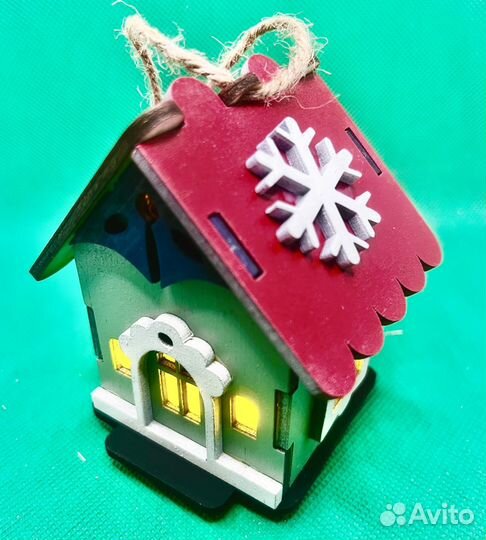Новогодний светильник на ёлку домик