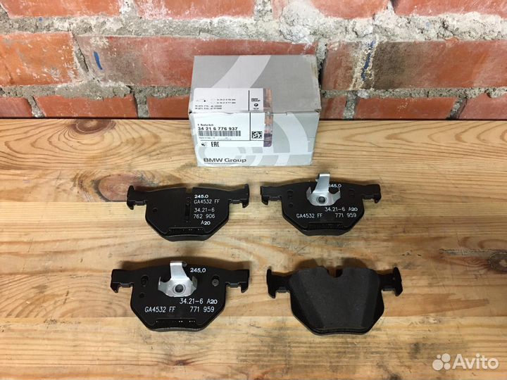 Колодки тормозные задние новые оригинал BMW X5 X6