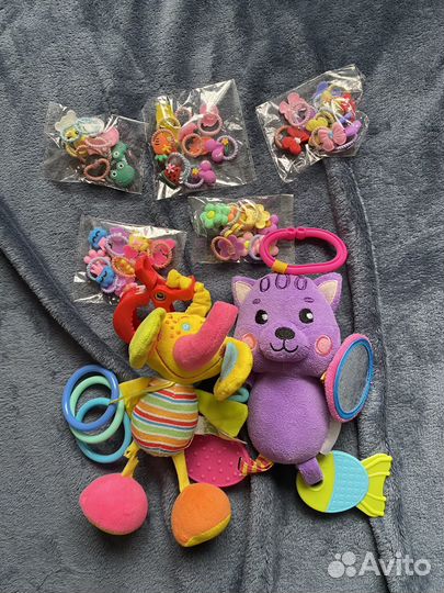 Одежда пакетом на девочку и игрушки